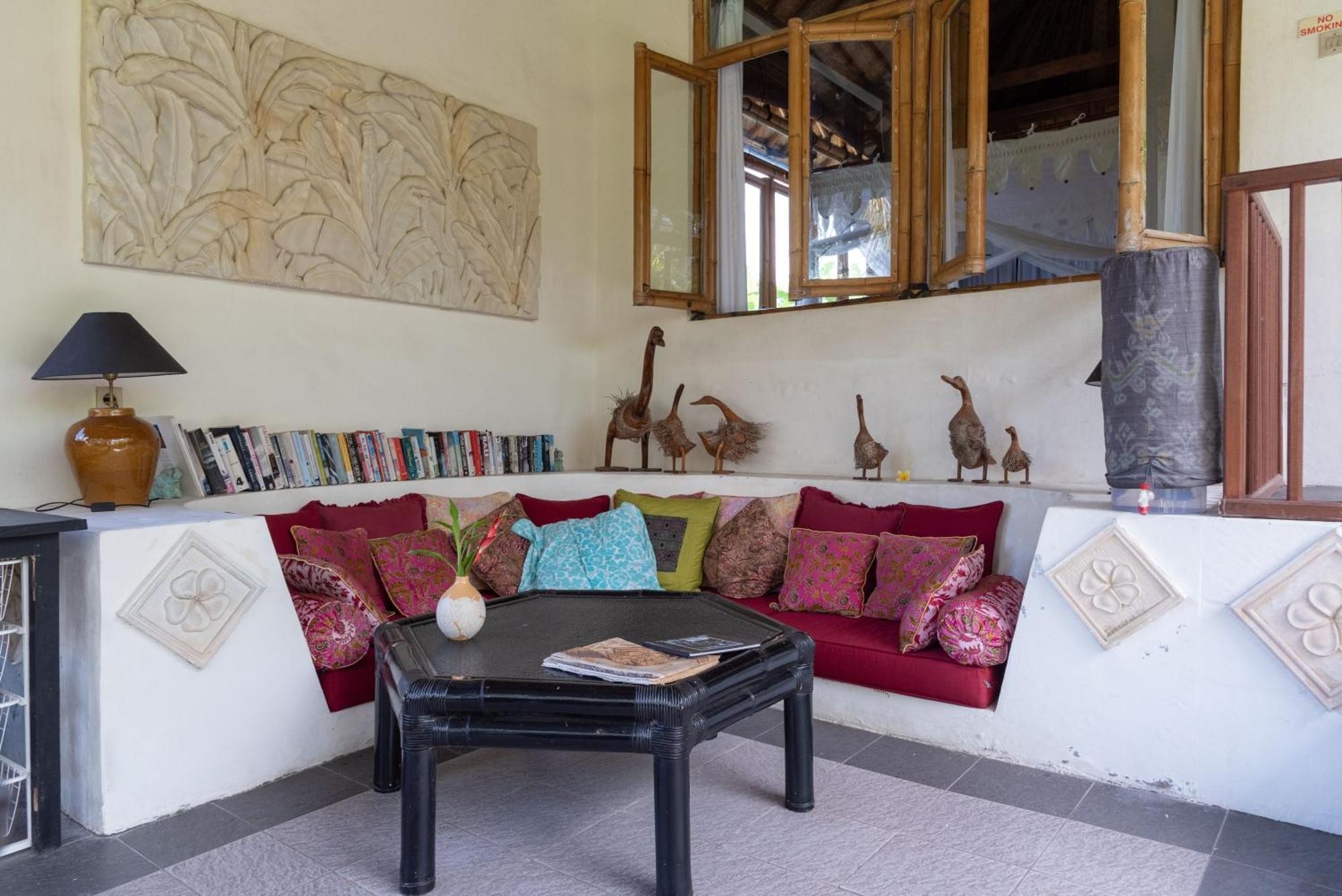 バリ ファイヤーフライ BnB ウブド 部屋 写真