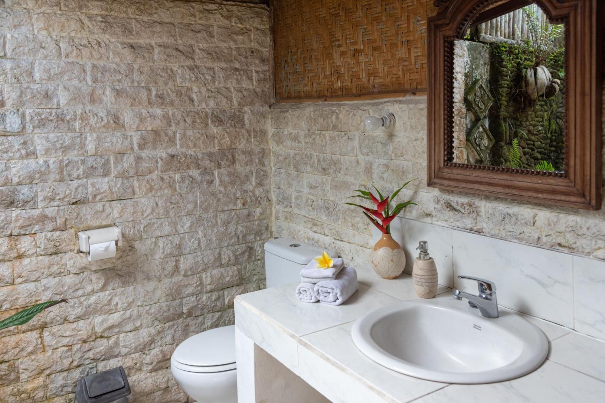 バリ ファイヤーフライ BnB ウブド 部屋 写真