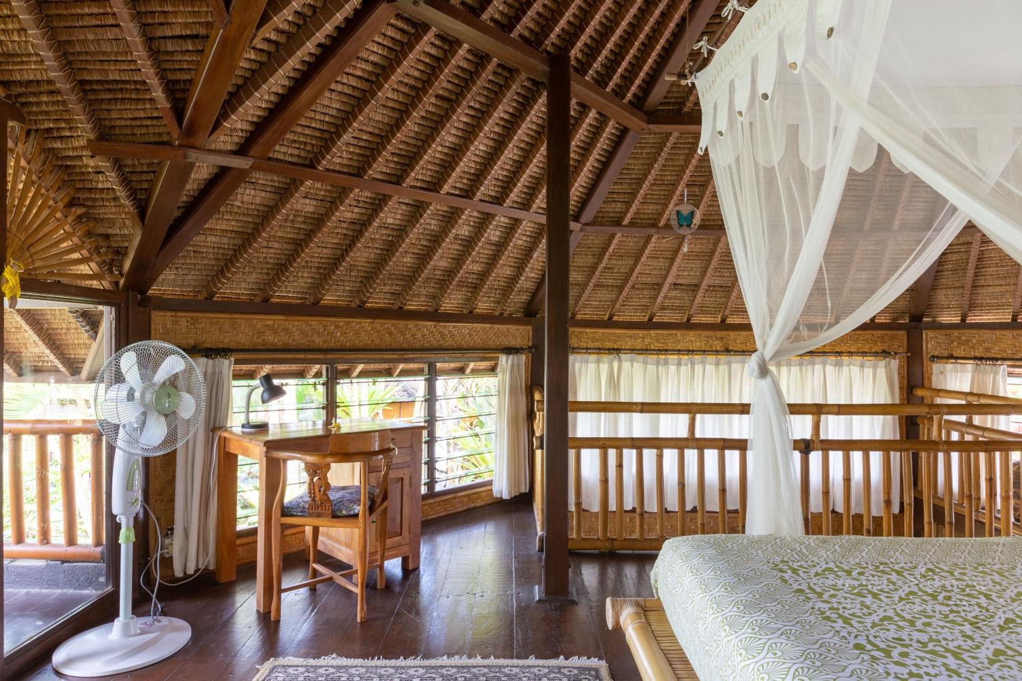 バリ ファイヤーフライ BnB ウブド 部屋 写真